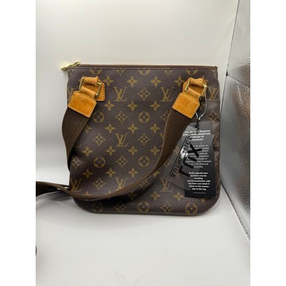 Louis Vuitton Monogram Pochette Bosphore Shoulder Bag with Adjustable Strap - Picture 2 of 7